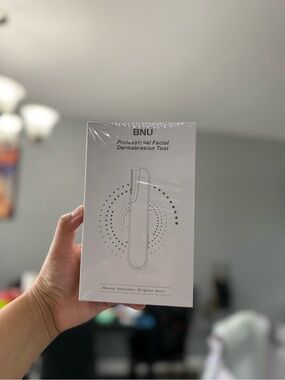 BNU Professional Facial Dermabrasion Tool - White